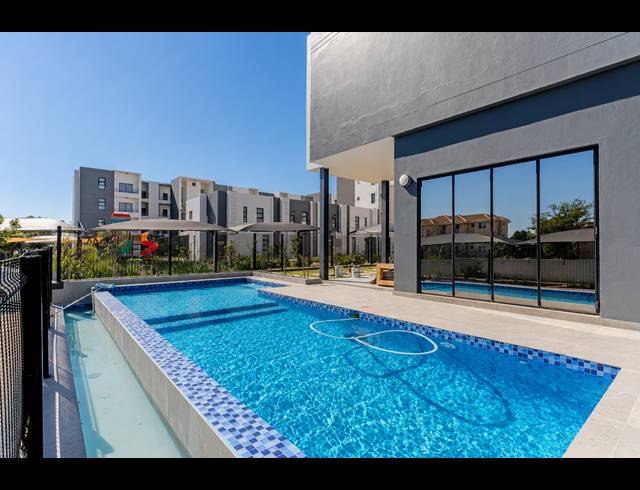 2 BEDROOM APARTMENT FOR SALE IN HALFWAY HOUSE